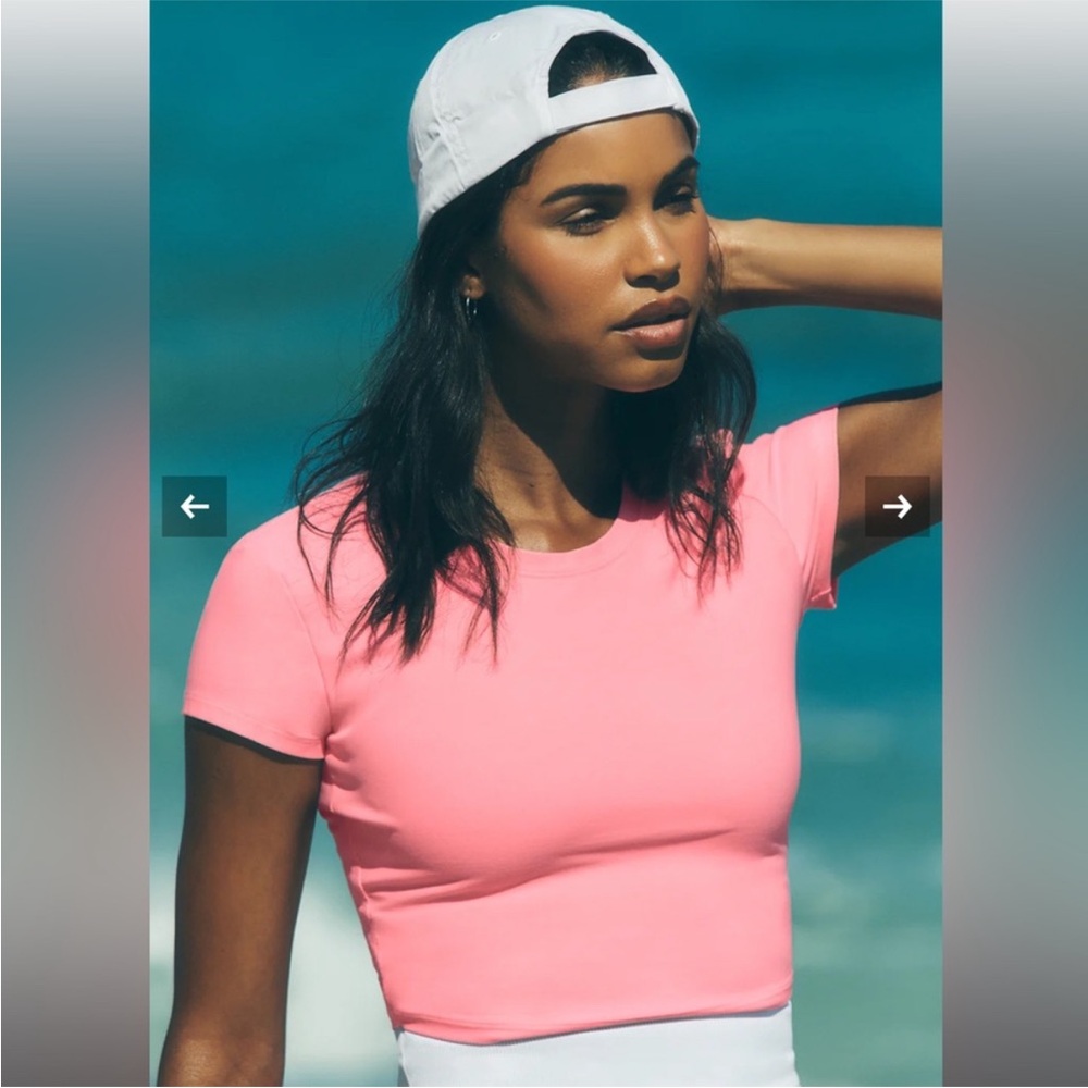 🩷ALO🩷 Neon Bubblegum Alosoft Crop Finesse Short Sleeve NWT